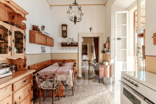 Historic house with a terrace and garden in Moltrasio