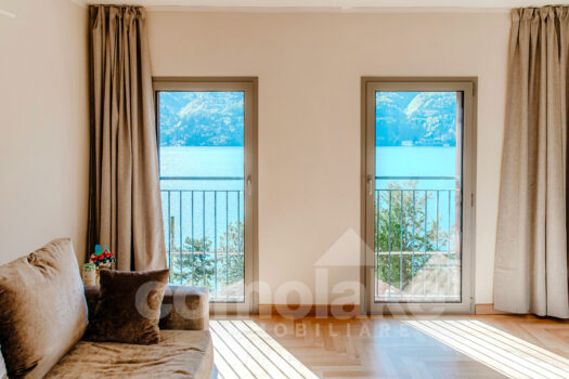 Detached house with a garden and lake view in Carate Urio