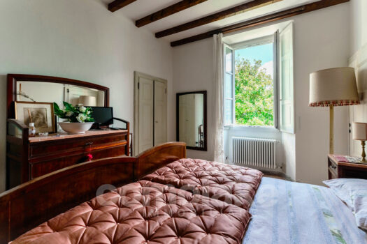 Apartment in historic house with terrace and garden in Moltrasio