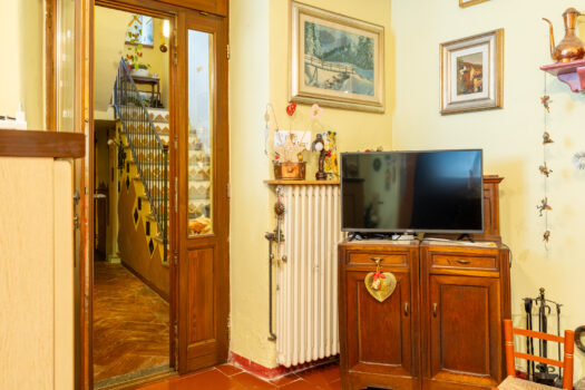 Detached house in Grandola ed Uniti – near the center