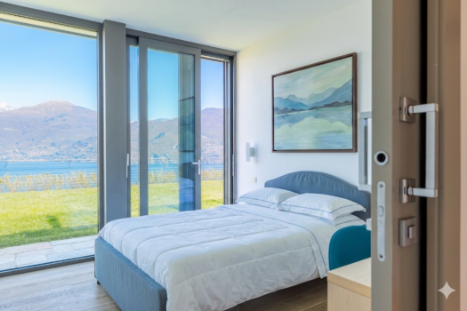 Modern panoramic apartment in Menaggio – with pool and rooftop garden