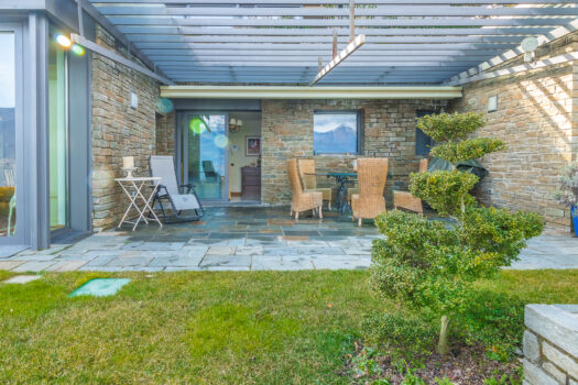 Modern panoramic apartment in Menaggio – with pool and rooftop garden