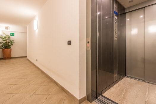 Modern panoramic apartment in Menaggio – with pool and rooftop garden