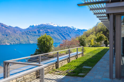Luxury Villa in a modern context in Menaggio – pool and stunning lake views