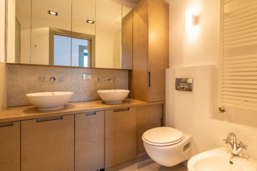 Prestigious panoramic apartment in Menaggio – with pool and sun deck