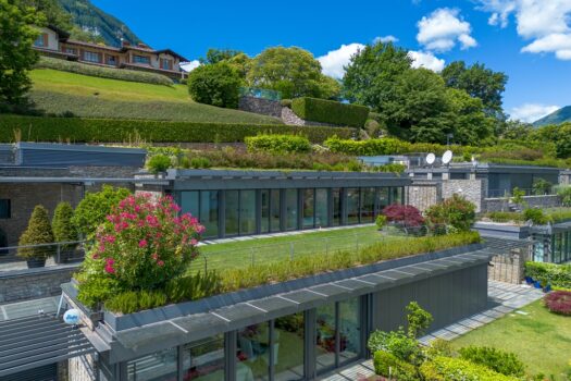 Prestigious panoramic apartment in Menaggio – with pool and sun deck