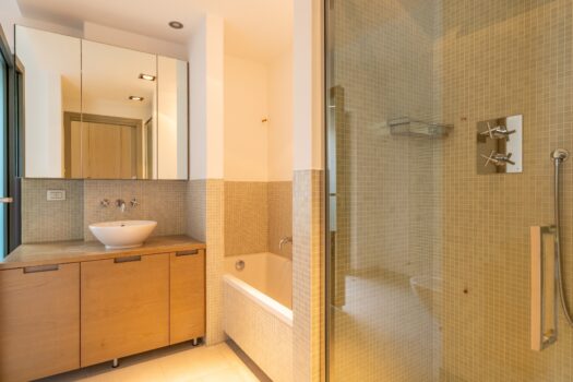 Prestigious panoramic apartment in Menaggio – with pool and sun deck