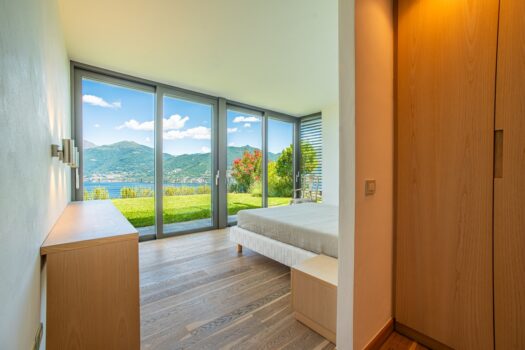 Prestigious panoramic apartment in Menaggio – with pool and sun deck