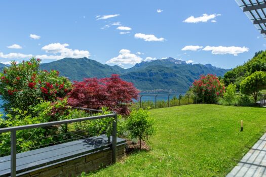 Prestigious panoramic apartment in Menaggio – with pool and sun deck
