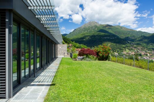 Prestigious panoramic apartment in Menaggio – with pool and sun deck