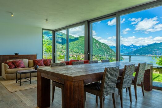 Prestigious panoramic apartment in Menaggio – with pool and sun deck