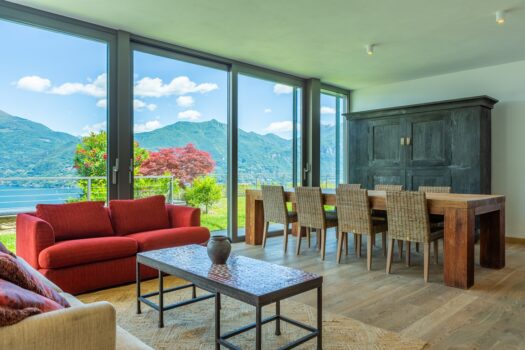 Prestigious panoramic apartment in Menaggio – with pool and sun deck