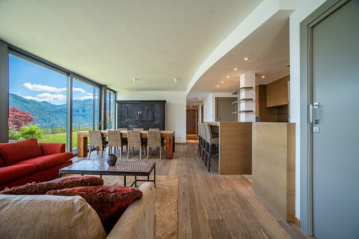 Prestigious panoramic apartment in Menaggio – with pool and sun deck