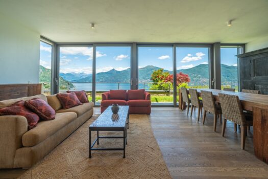 Prestigious panoramic apartment in Menaggio – with pool and sun deck