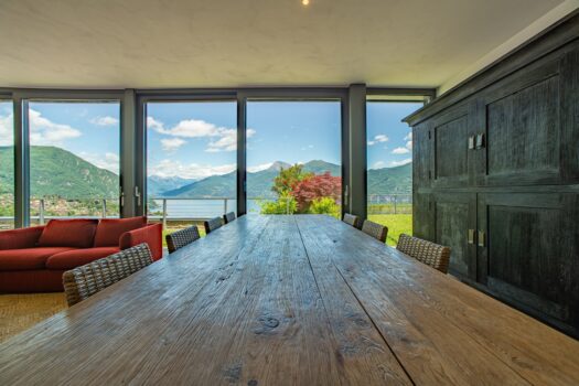 Prestigious panoramic apartment in Menaggio – with pool and sun deck