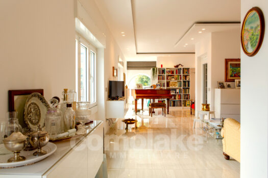 Modern villa with lake view in Moltrasio