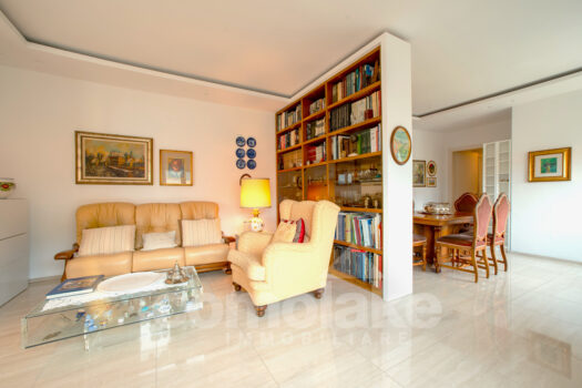 Modern villa with lake view in Moltrasio