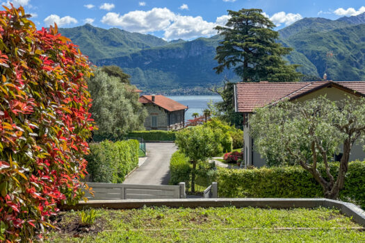 Villa with a garden in Griante – lake view