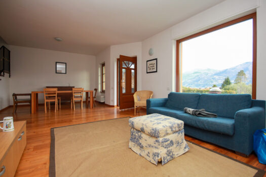 Villa with a garden in Griante – lake view