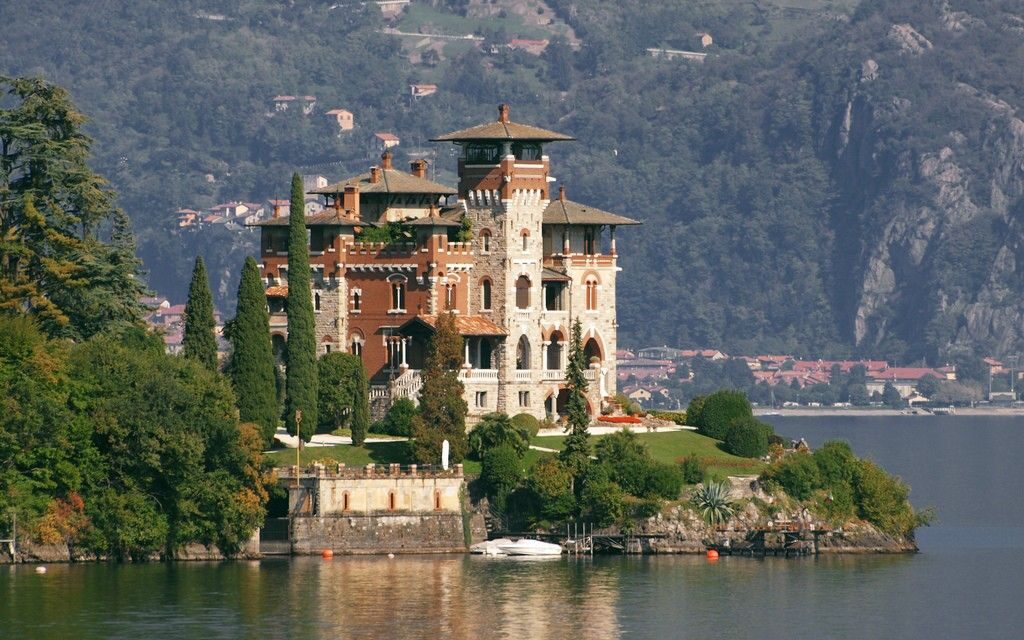 The importance of evaluating a historic property: advice from Comolake Real Estate
