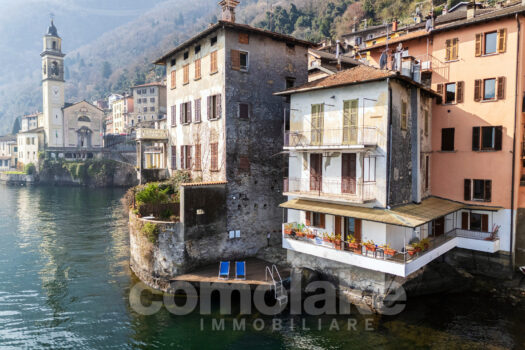 Historic house directly on the lake with terrace in Laglio