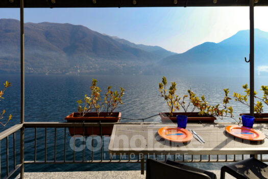 Historic house directly on the lake with terrace in Laglio