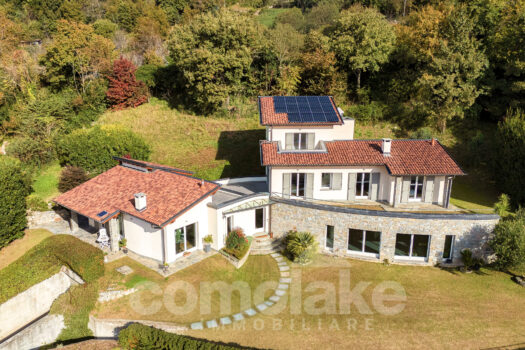 Modern villa with garden and lake view in Cernobbio