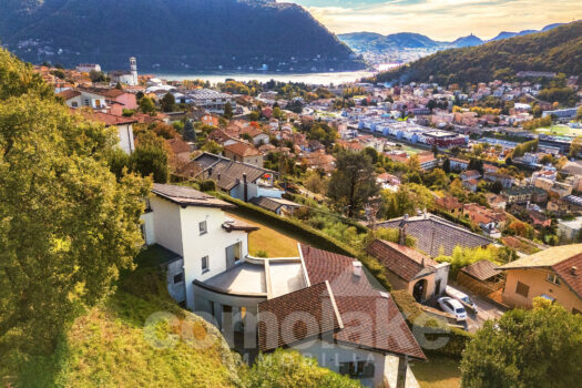 Modern villa with garden and lake view in Cernobbio