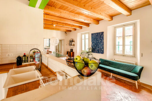 Lake house with garden in Torno