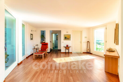 Modern villa with garden and lake view in Cernobbio