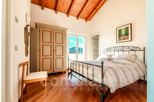 Modern villa with garden and lake view in Cernobbio