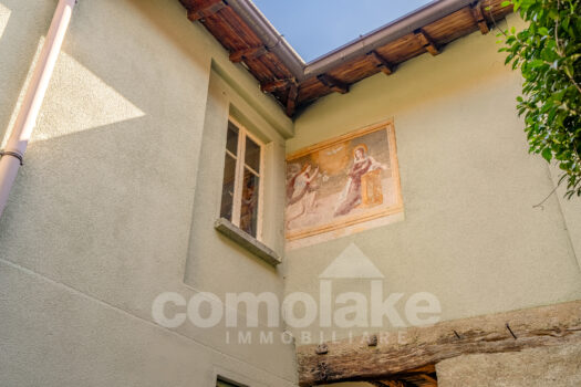 Lake house with garden in Torno