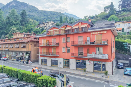 Apartment in the centre of Menaggio – with parking space