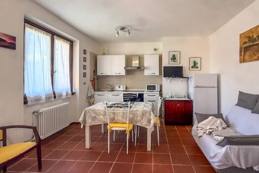 Menaggio β Two one-bedroom apartments with lake views in a residence featuring a historic park