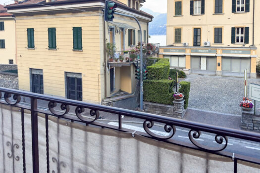 Apartment in the centre of Menaggio – with parking space