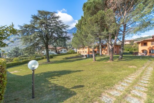 Menaggio β Two one-bedroom apartments with lake views in a residence featuring a historic park