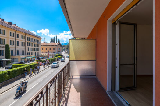 Apartment in the centre of Menaggio – with parking space