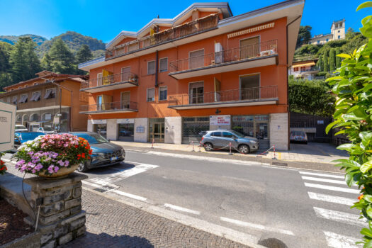 Apartment in the centre of Menaggio – with parking space