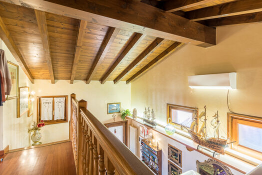 Independent house with a lake view in Argegno