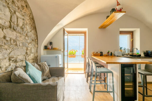 Historic house directly on the lake with terrace in Laglio