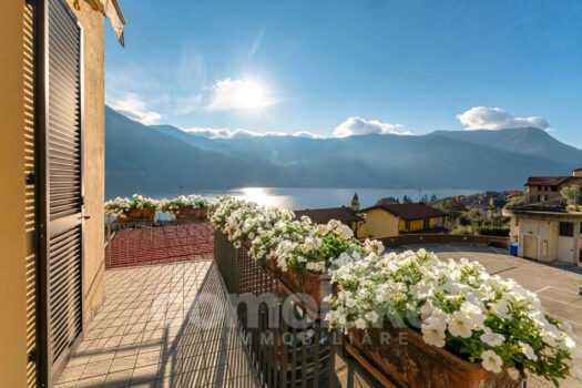 Detached villa near the lake in Laglio