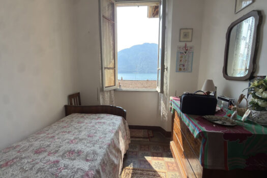 Apartment in a historic villa with a garden in Tremezzina