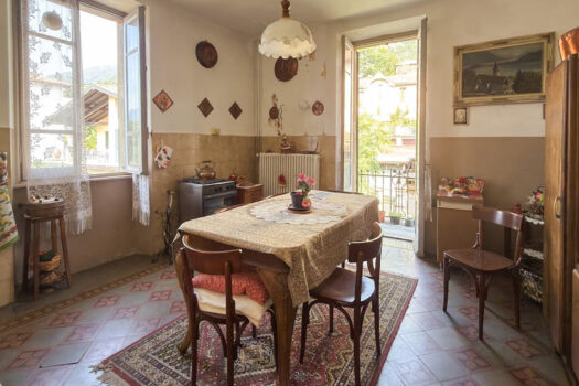 Apartment in a historic villa with a garden in Tremezzina