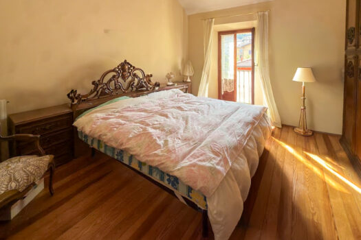 Flat with garage in the centre of Menaggio with lake views