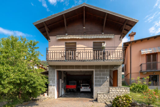 Detached house with garden and lake views in Menaggio