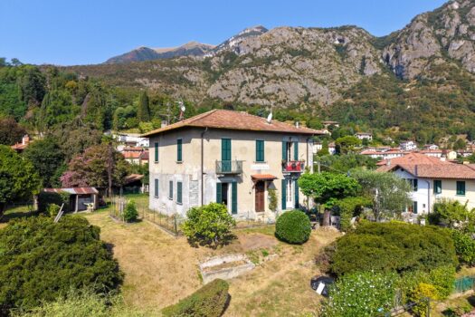 Spacious and refurbished two-room flat with lake views in Griante