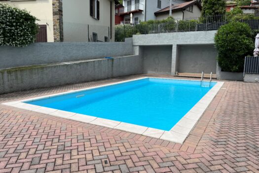 Apartment in a residential complex with a swimmingpool in Pianello del Lario