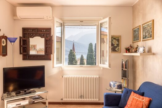 Apartment in a residential complex with a swimmingpool in Pianello del Lario