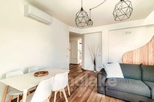 Apartment with balcony directly on the lake near Bellagio