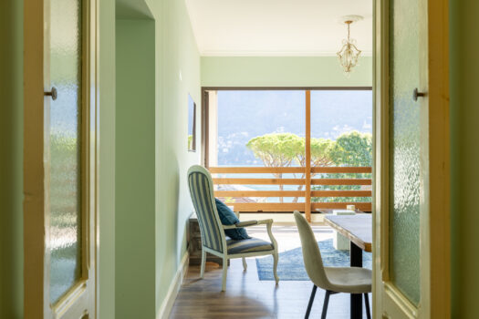 Elegant apartment with a stunning lake view in Laglio